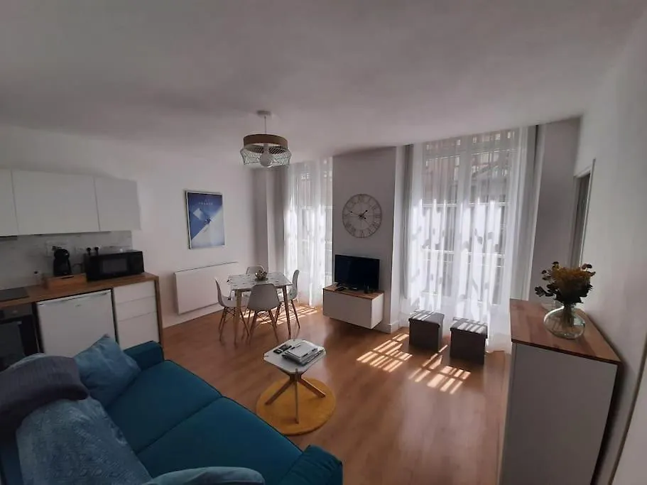 Appartement 3* Joliment Renove A 150M Des Thermes Bagnères-de-Luchon 아파트