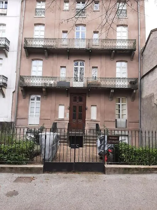 아파트 Appartement 3* Joliment Renove A 150M Des Thermes Bagnères-de-Luchon